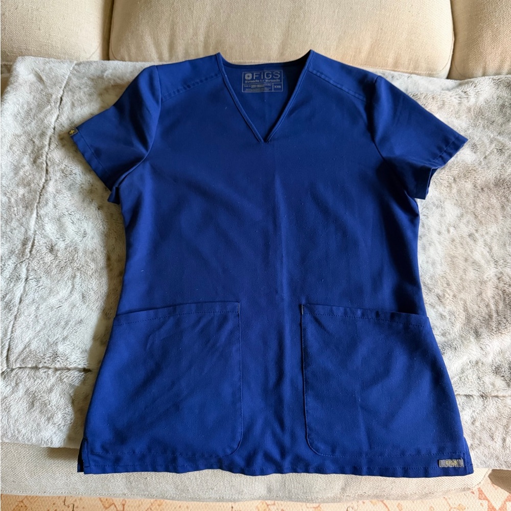 💙 Blue Figs Two Pocket Scrub Top